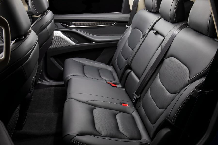 Интерьер LDV D90 Luxe 2017 года  (фото 33 из 40)